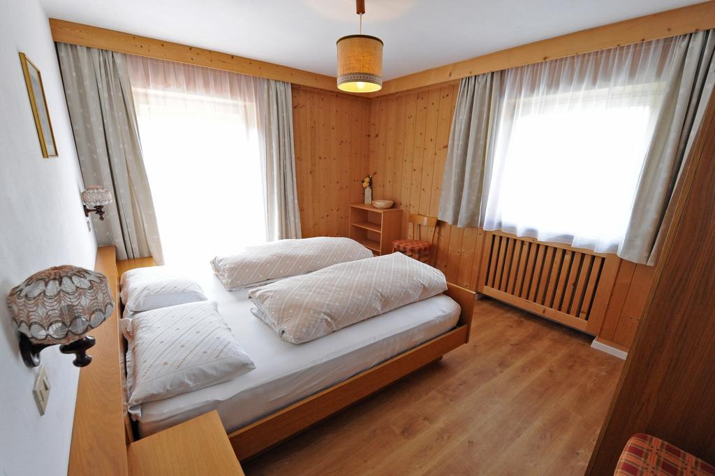 Apartments Villa Rosa Selva di Val Gardena Room photo